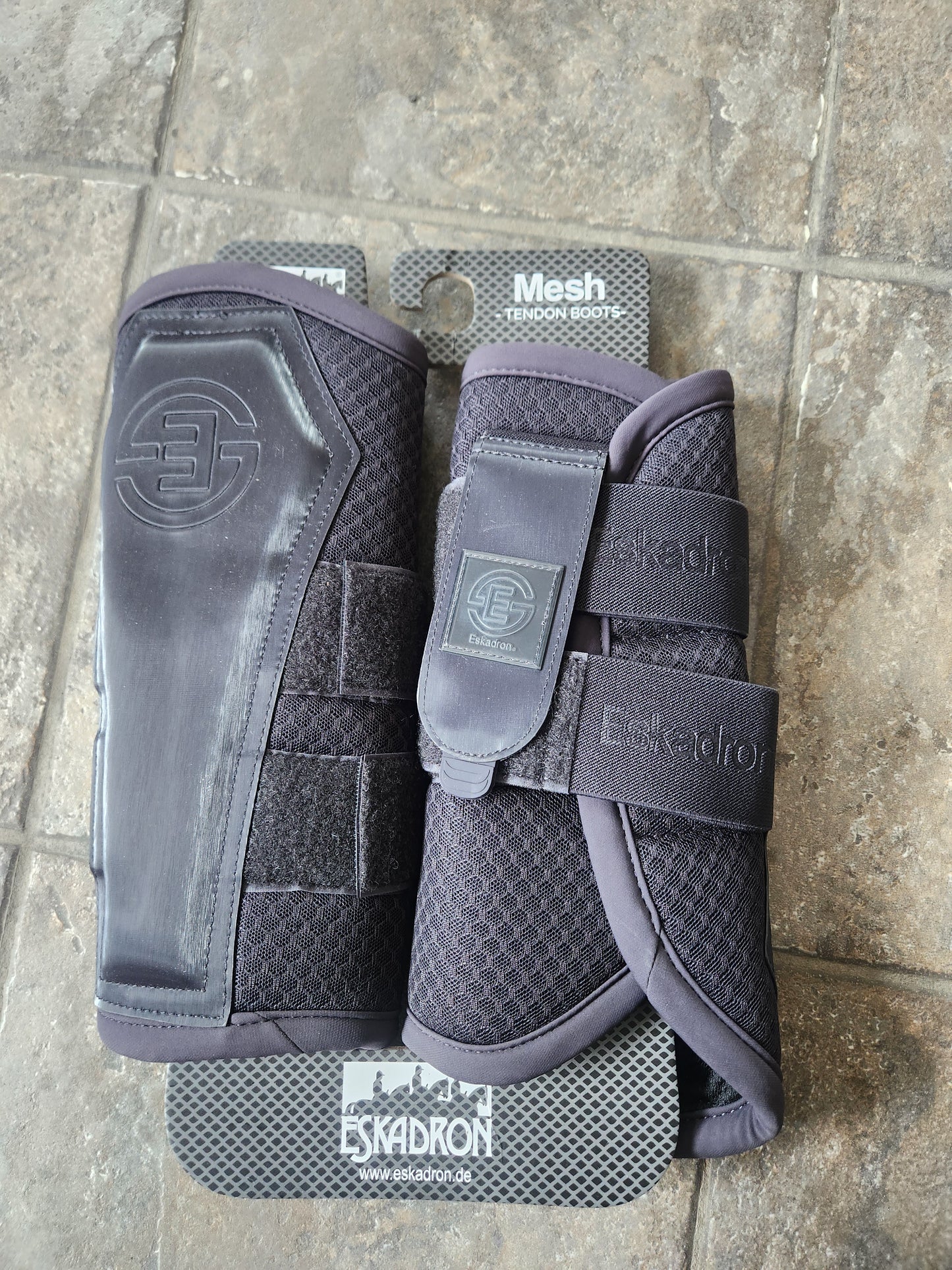 Eskadron tendon boots