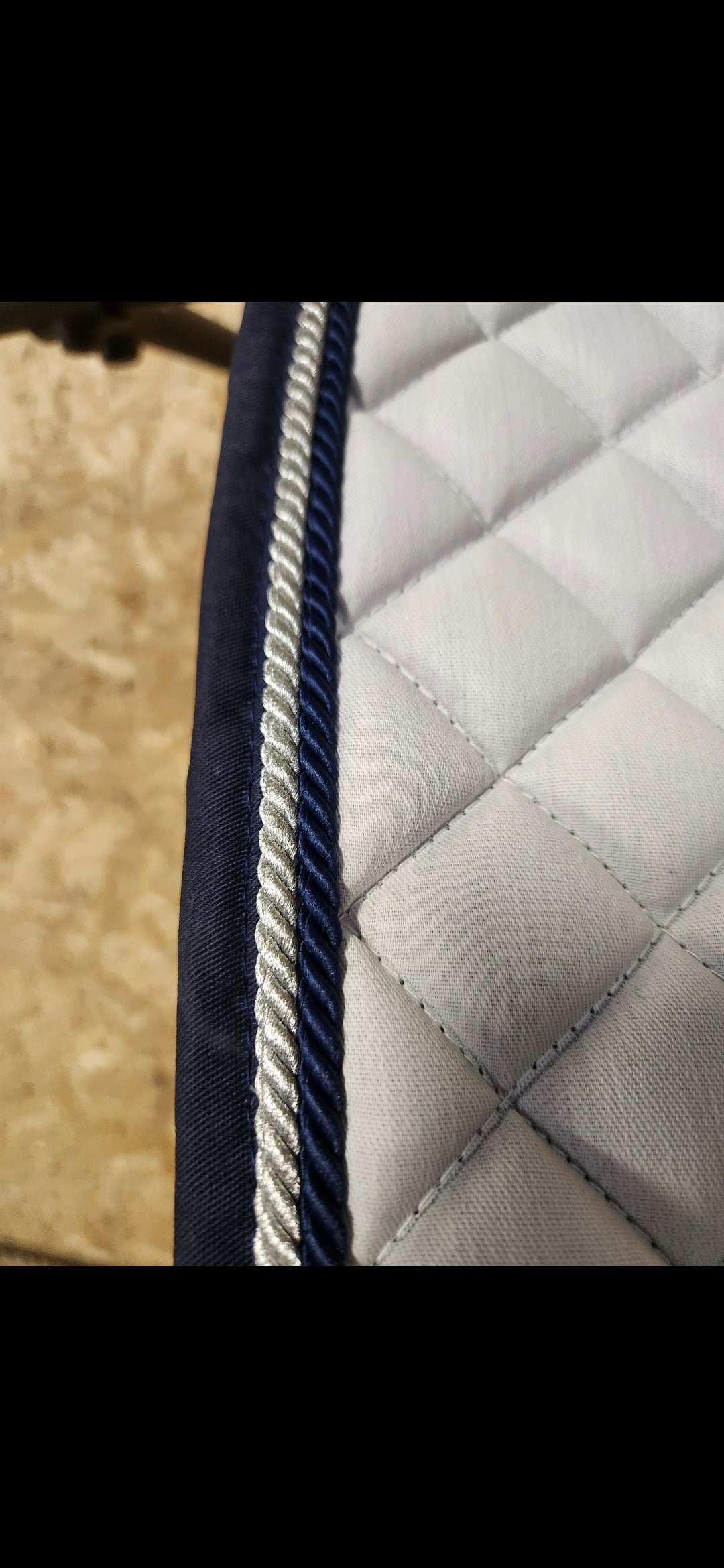 Nilette wedstrijd dekje donkerblauwe bies