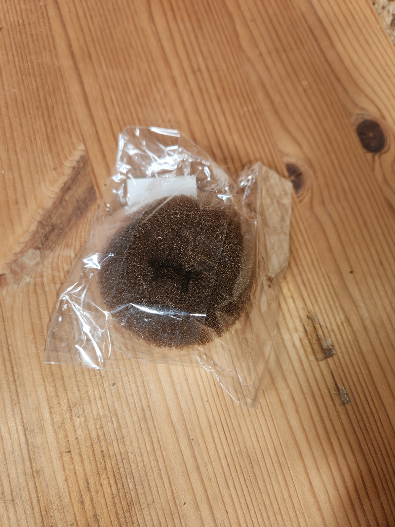 Bruine haar donut klein